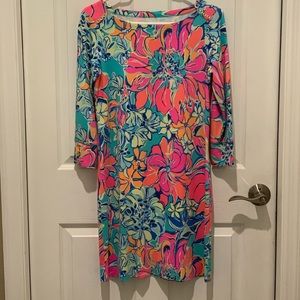 Lilly Pulitzer dress. Great comfortable material.